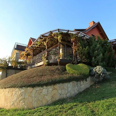Tourism Tompa Inn