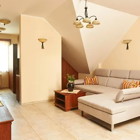 Inn Tourism Tompa