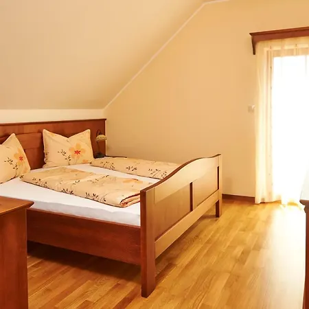 Tourism Tompa Inn *