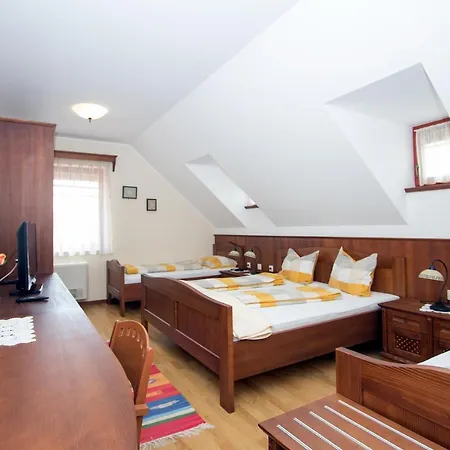 Tourism Tompa Πανδοχείο